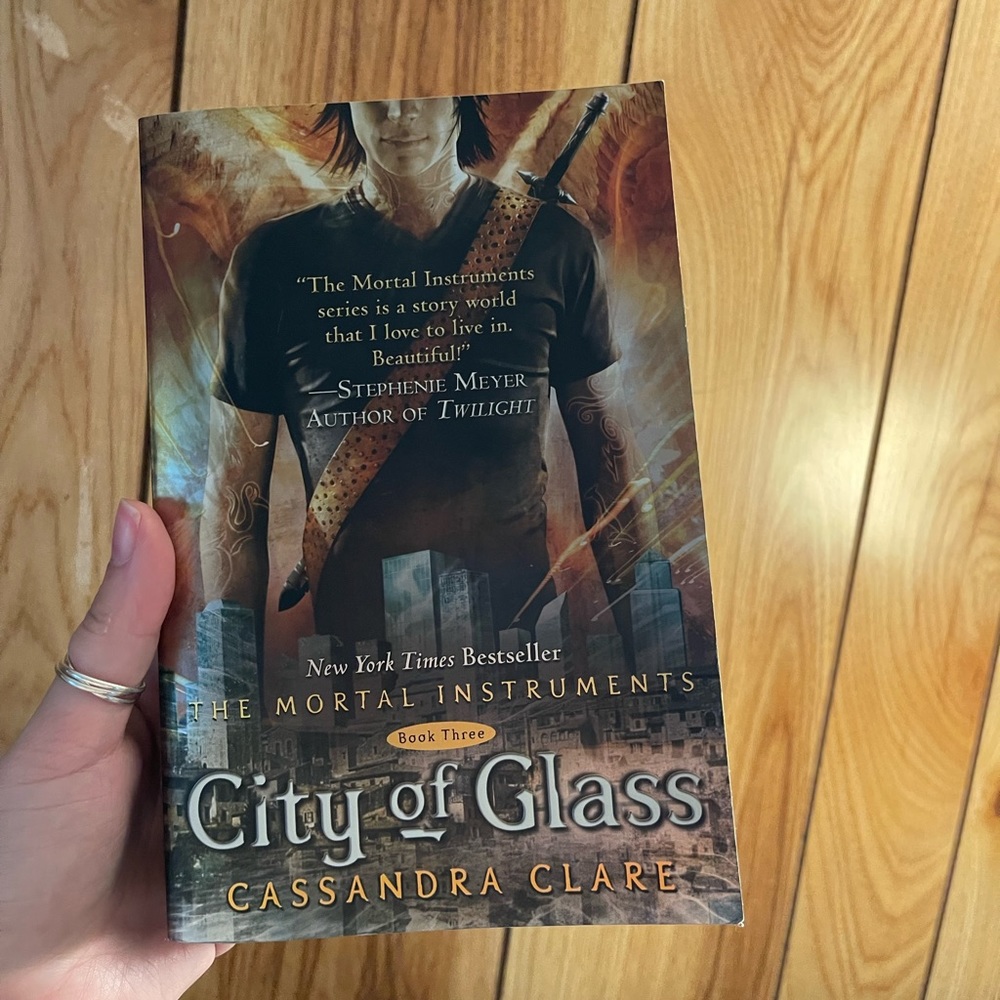 Cassandra Clare Books - Picture 2 of 7